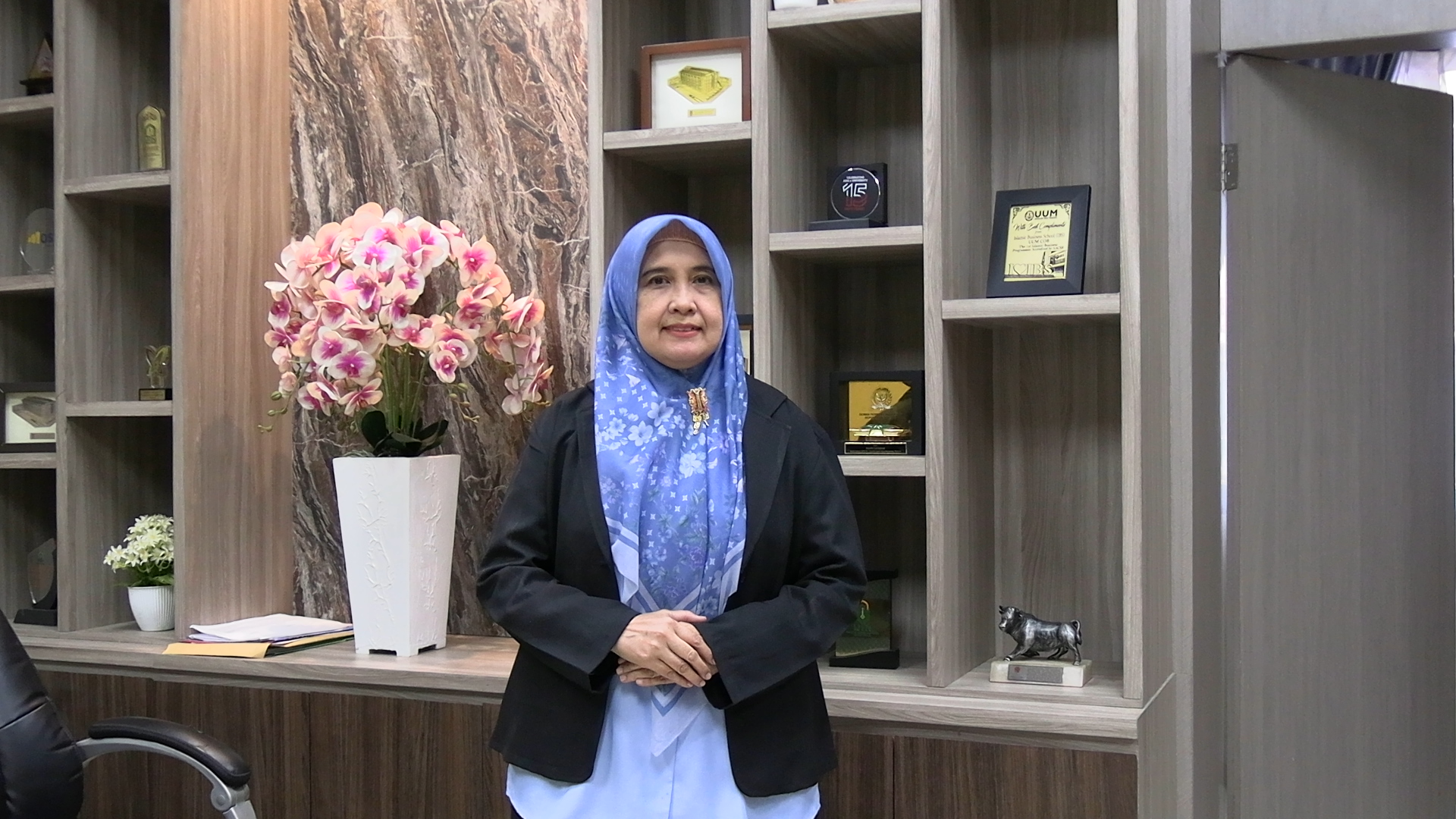 Dr. Nining Wahyuningsih, S.E.,M.M.