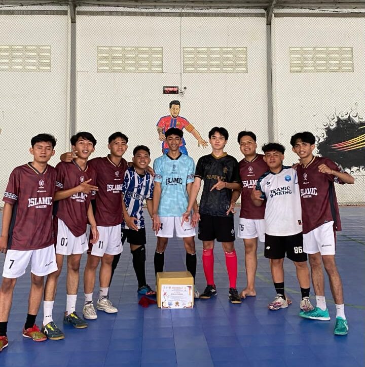 Tim Futsal Perbankan Syariah Raih Juara Satu di Event Fun Futsal DEMA FEBI